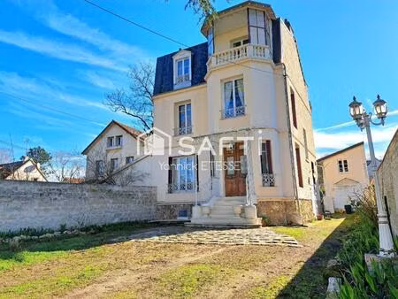 mériel – demeure de caractère 165 m2  5 chambres  557 m² de terrain  gare ligne h à 7 mns 