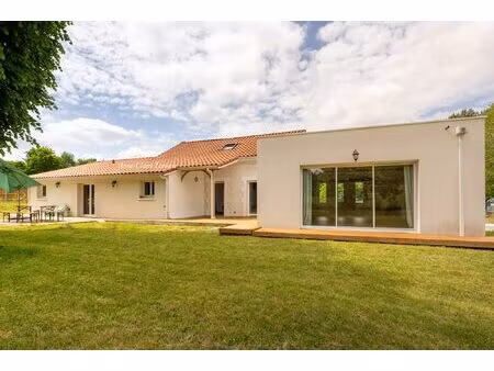 3 logements à potentiel locatif + cadre de vie privilégié
