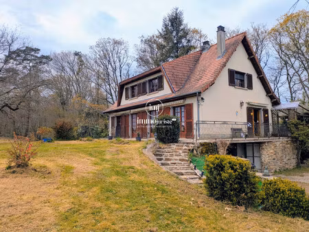maison sour sous sol de 180 m2 implantée sur une parcelle de 2