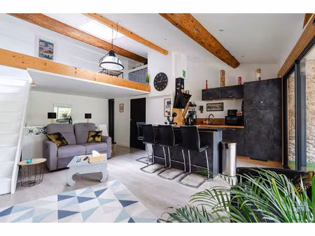 remise rénovée esprit loft avec terrasse et garage – charme