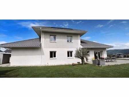 villa contemporaine 5 chambres piscine clos plat ensoleillée