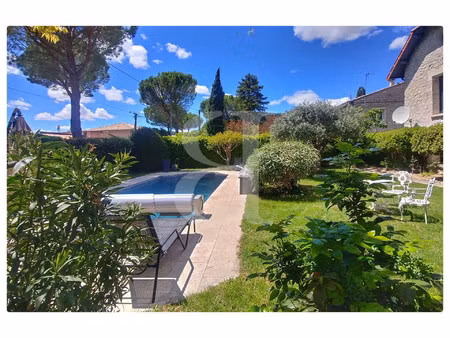 authentique villa avec piscine au coeur du centre de vaison-la-r