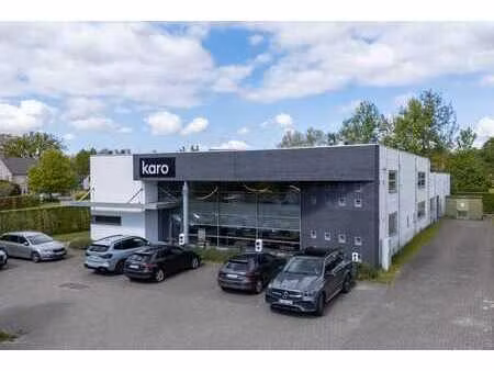 kantoorgebouw 1.000m² te huur langs de kortrijksesteenweg...