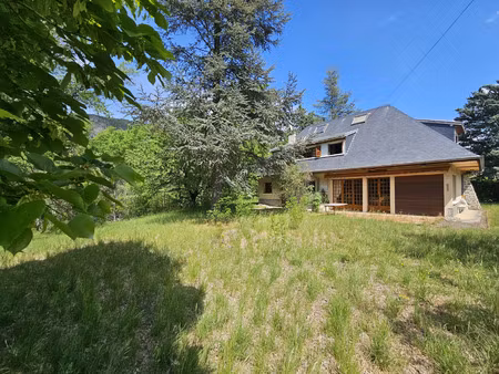 rochebrune - maison t5 de 180m2 env. sur 2602m2 env.
