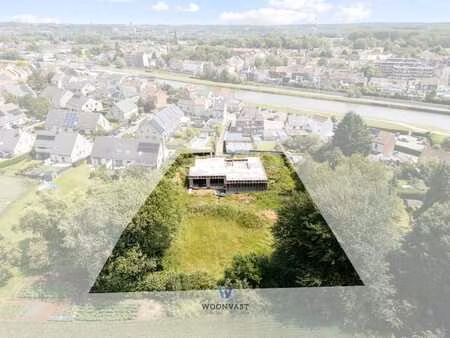 villa quatre façades en gros œuvre sur un terrain exception