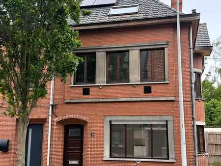 maison rénovée avec 4 chambres et jardin