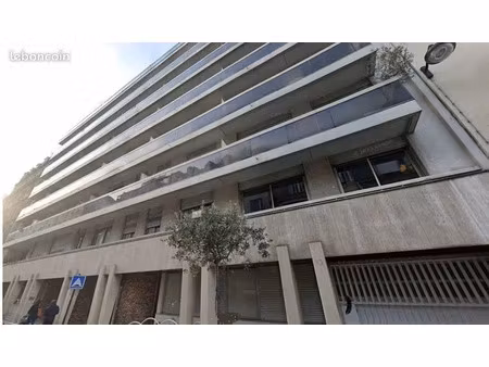location parking 12 m² à paris 17ème (75017)  185 €