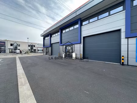 location locaux professionnels 6 pièces 280.67 m² à pontault-combault (77340)  4 510 €