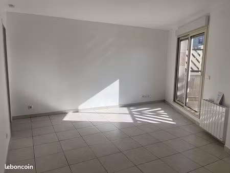 studio 1 pièce 29 m²