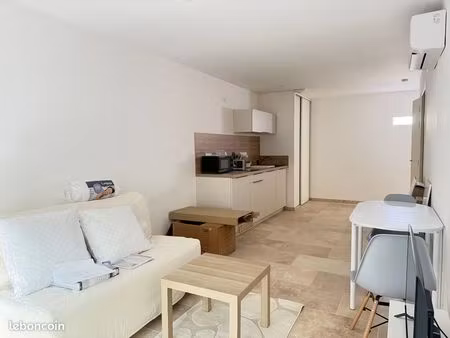 studio 1 pièce 31 m²