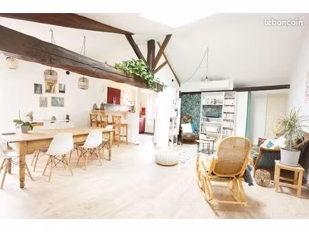 location appartement t3 de 78 m2 au cœur de rabastens (tarn)