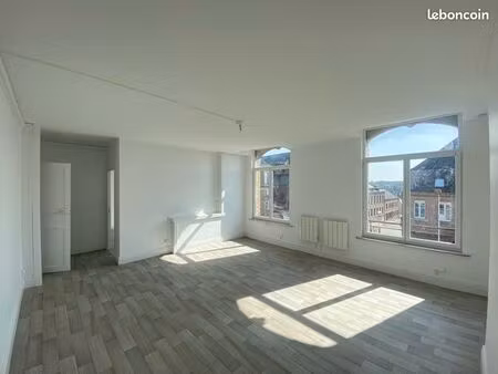 appartement t3 bis rénové – hyper centre le nouvion
