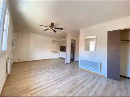 grand studio à louer
