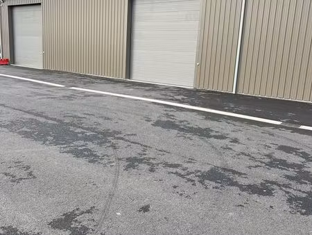 a louer entrepot / local de stockage avec stationnement larra