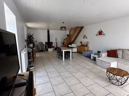 maison 3ch avec cour extérieur