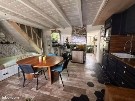 maison de ville meublée pleine de charme – montaigu – 48 m²