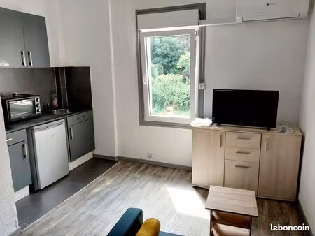 t2 meublé à l’année – 27m2 –– 470 euros (eau + électricité + chauffage)