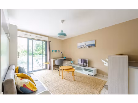 location appartement  m² t-1 à la rochelle  629 €