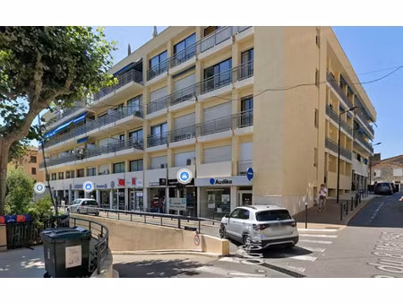 location stationnement  m² t- à vence  125 €