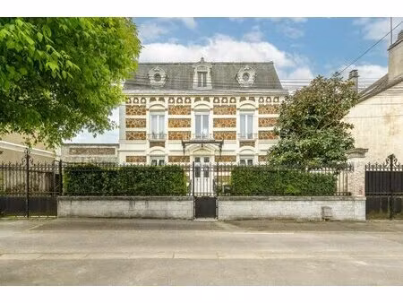 maison de 10 pièces de 280 m² à château-thierry