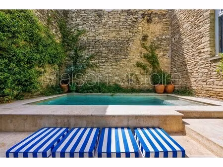 propriété de charme au potentiel locatif exceptionnel.