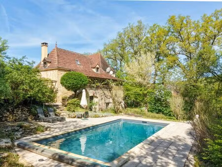 secteur gourdon - maison de charme en pierre au calme avec piscine sur 1790 m² boisés