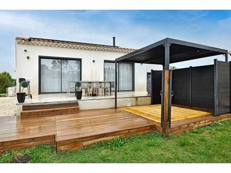 maison de 4 pièces de 105 m² à saint-geniès-de-comolas