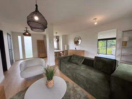 appt t4 - 95 m2 - entièrement rénové avec stationnement et terrasse