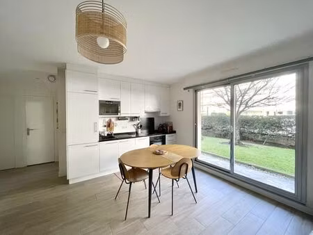t2 - 46m ²