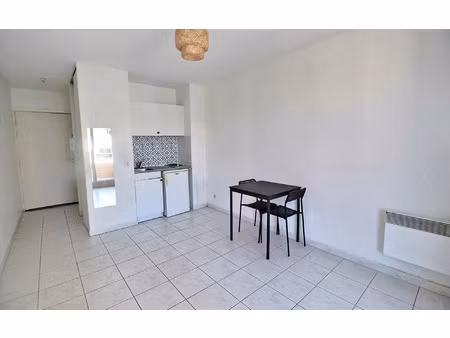 location appartement  m² t-1 à marseille 5  443 €