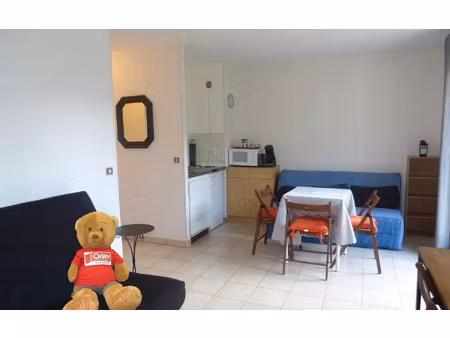 location appartement  m² t-1 à nice  674 €