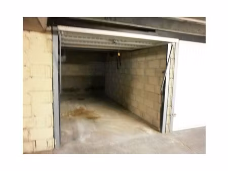 garage - 11m ²