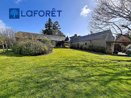a vendre-maison cléguérec 8 pièce(s) 237 m2