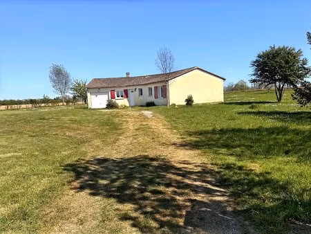 a louer - maison de plain-pied avec grand terrain