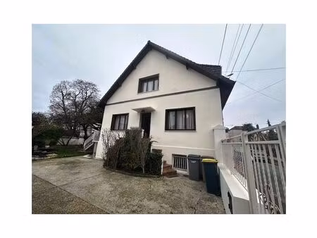 maison - 137m ²