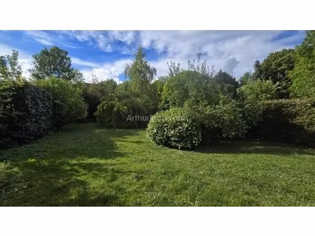 900m2 de terrain à 350m du centre ville