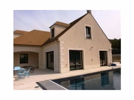 villa - 550m ²