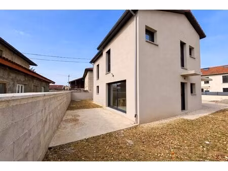 à vendre appartement duplex de 89m² à sillans