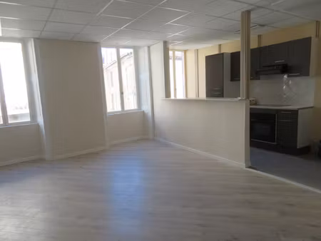 t2 en centre-ville refait à neuf