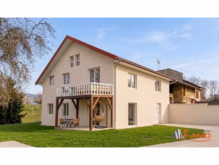 appartement 80 m² + terrasse 14 m² et jardin 200 m²