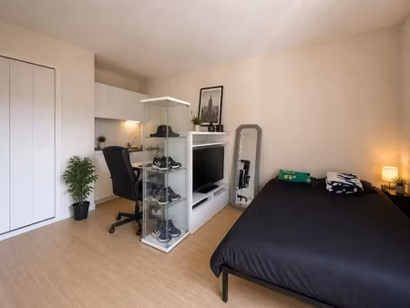 tours studio + place de parking idéal investisseur