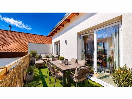 f3 traversant avec terrasse et garage