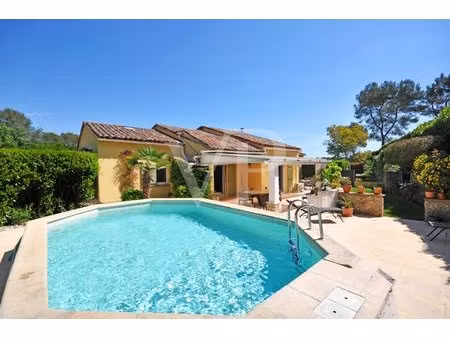 villa provençale rénovée avec dépendance et piscine