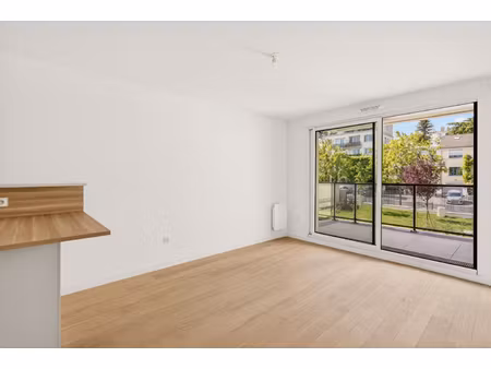 appartement neuf 2 pièces avec balcon - 92170 vanves