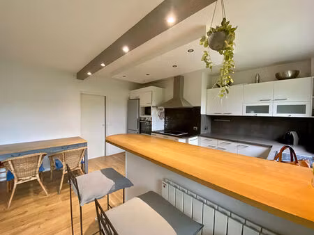 'vaucresson' grand et bel appartement meublé de 4 pièces en rez-de-chaussée avec terrasse 