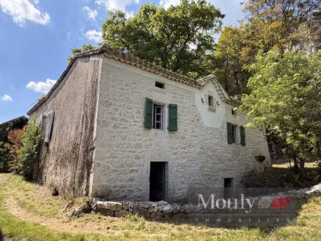 petite quercynoise et sa grangette a renover