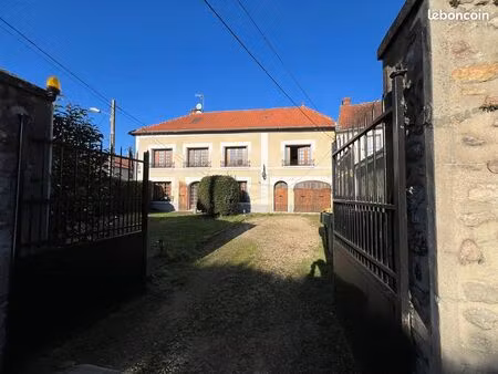 maison 10 pièces • 7 chambres • 267 m² • 700 m² de terrain