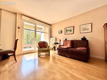 appartement 2 pièces 51 m²