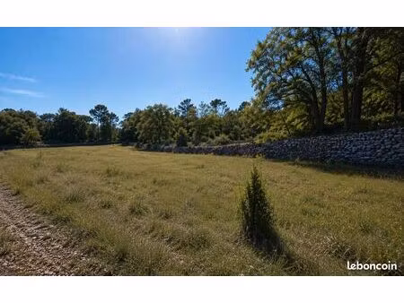 terrain 2 050 m² saint maximin la sainte baume