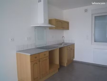 studio 1 pièce 28 m²